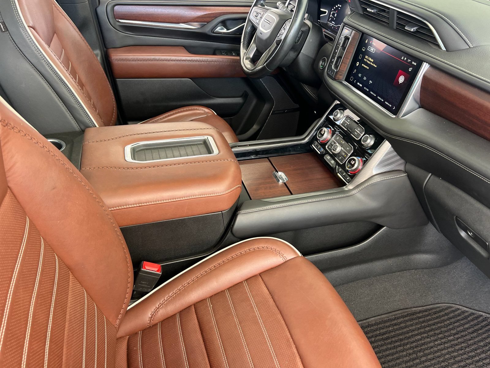 Used 2023 GMC Yukon Denali Ultimate w/ LPO, Floor Liner Package AWD/4WD image 18