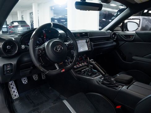 Used 2025 Toyota GR86 Premium image 21