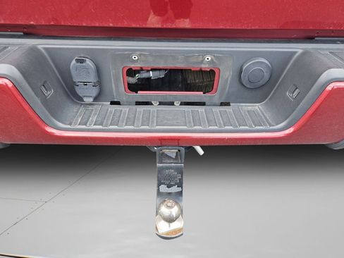 Used 2018 Chevrolet Colorado LT w/ LT Convenience Package RWD image 25