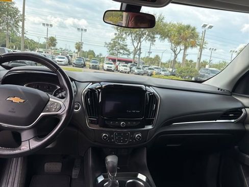 Used 2021 Chevrolet Traverse LT FWD image 11