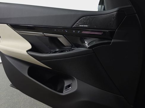 New 2026 BMW 530i xDrive 530i xDrive w/ Premium Package image 27