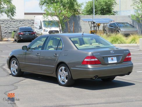 Used 2004 Lexus LS 430 RWD image 6