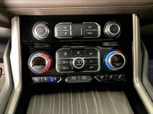 Used 2023 GMC Yukon Denali image 33
