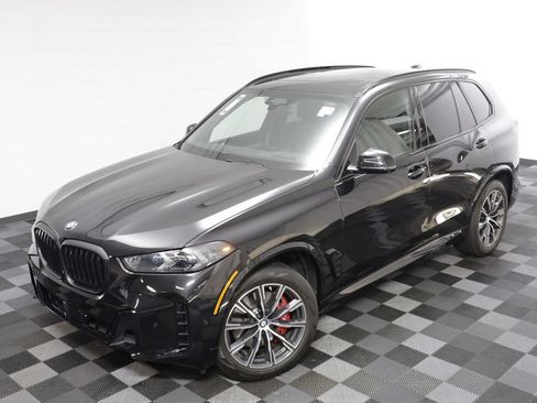Certified 2024 BMW X5 xDrive40i w/ M Sport Package AWD/4WD image 2