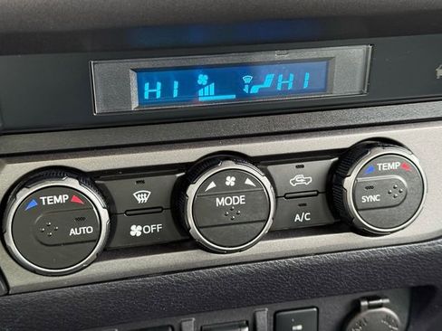 Certified 2021 Toyota Tacoma TRD Off-Road image 17