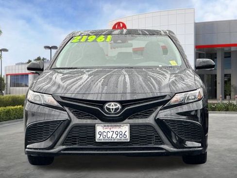 Used 2023 Toyota Camry SE image 10