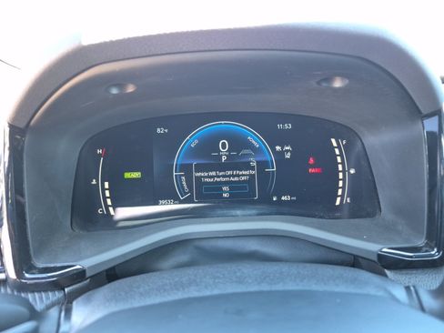 Used 2025 Toyota Camry SE FWD image 10