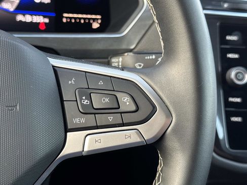 Certified 2022 Volkswagen Tiguan SE image 20