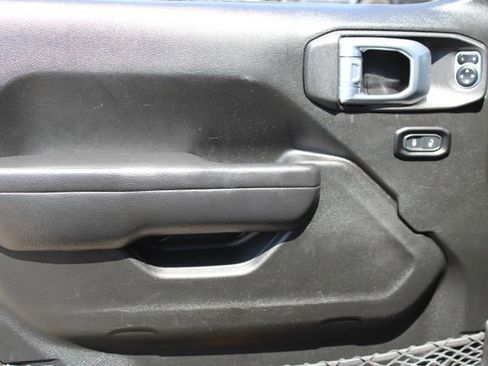 Used 2023 Jeep Wrangler Sport S image 10