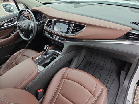 Used 2018 Buick Enclave Avenir w/ Avenir Technology Package FWD image 18