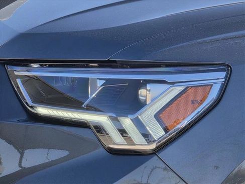 New 2025 Audi Q3 2.0T Premium image 10