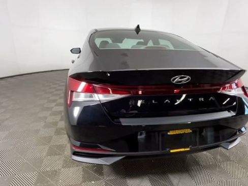 Certified 2023 Hyundai Elantra SE FWD image 6