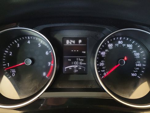 Used 2015 Volkswagen Jetta Sport FWD image 23