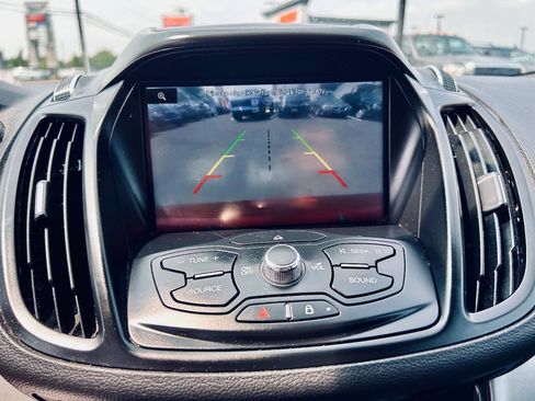 Used 2015 Ford Escape SE w/ Equipment Group 201A image 16