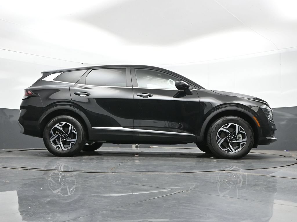 Used 2025 Kia Sportage LX AWD/4WD image 41