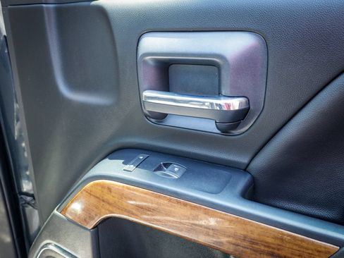 Used 2018 Chevrolet Silverado 1500 High Country AWD/4WD image 27