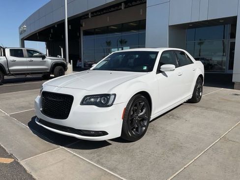 Used 2023 Chrysler 300 S RWD image 4