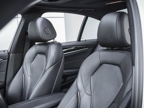 Used 2018 BMW 540i RWD image 10