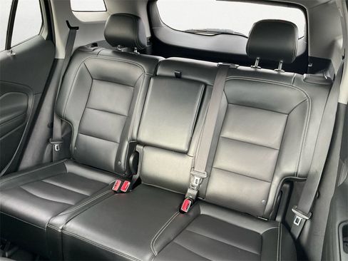 Used 2024 GMC Terrain SLT image 9