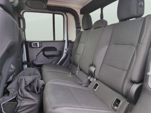 Used 2023 Jeep Gladiator Willys image 29
