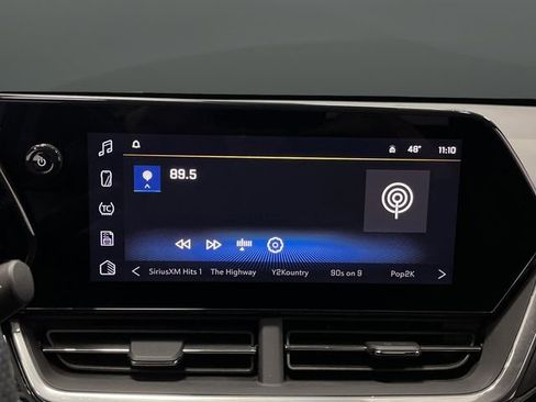 Used 2024 Chevrolet Trax RS w/ Sunroof Package image 18