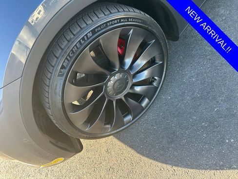 Used 2022 Tesla Model Y Performance AWD/4WD image 2
