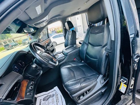 Used 2018 Cadillac Escalade 4WD image 15