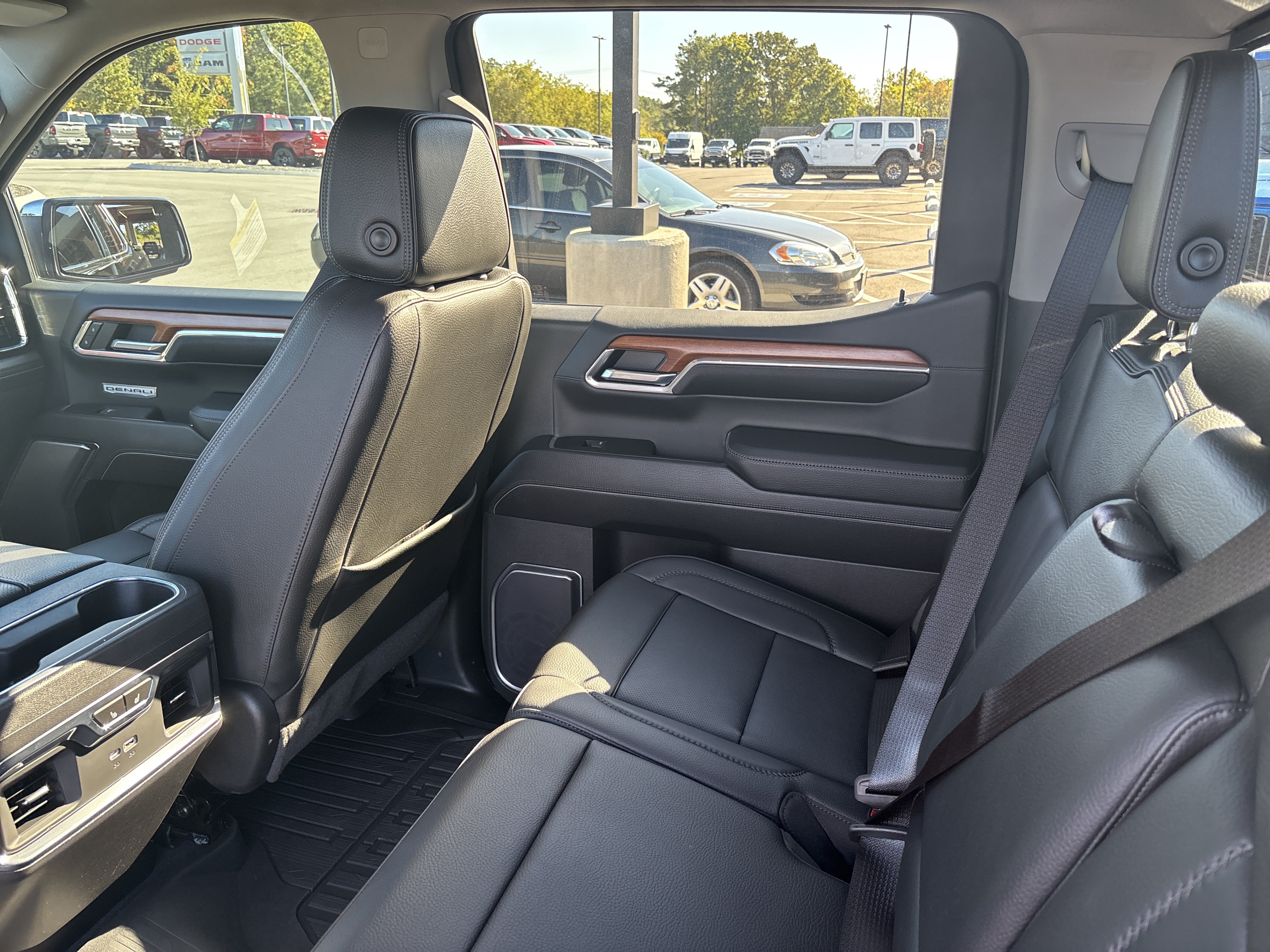 Used 2022 GMC Sierra 1500 Denali w/ Denali Reserve Package AWD/4WD image 38