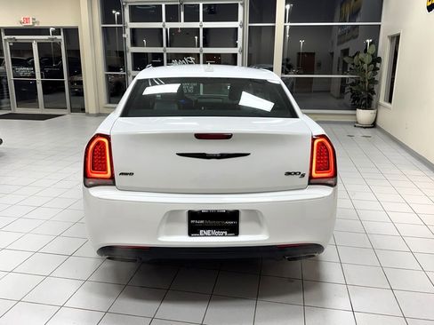 Used 2017 Chrysler 300 S image 63