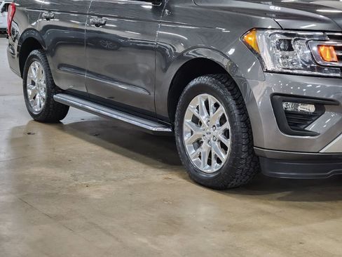 Used 2021 Ford Expedition XLT image 16