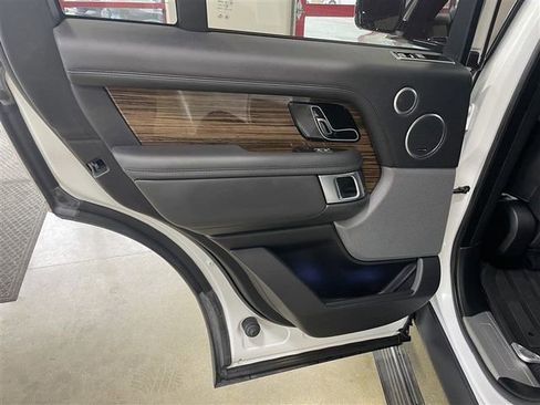 Used 2018 Land Rover Range Rover Supercharged image 31
