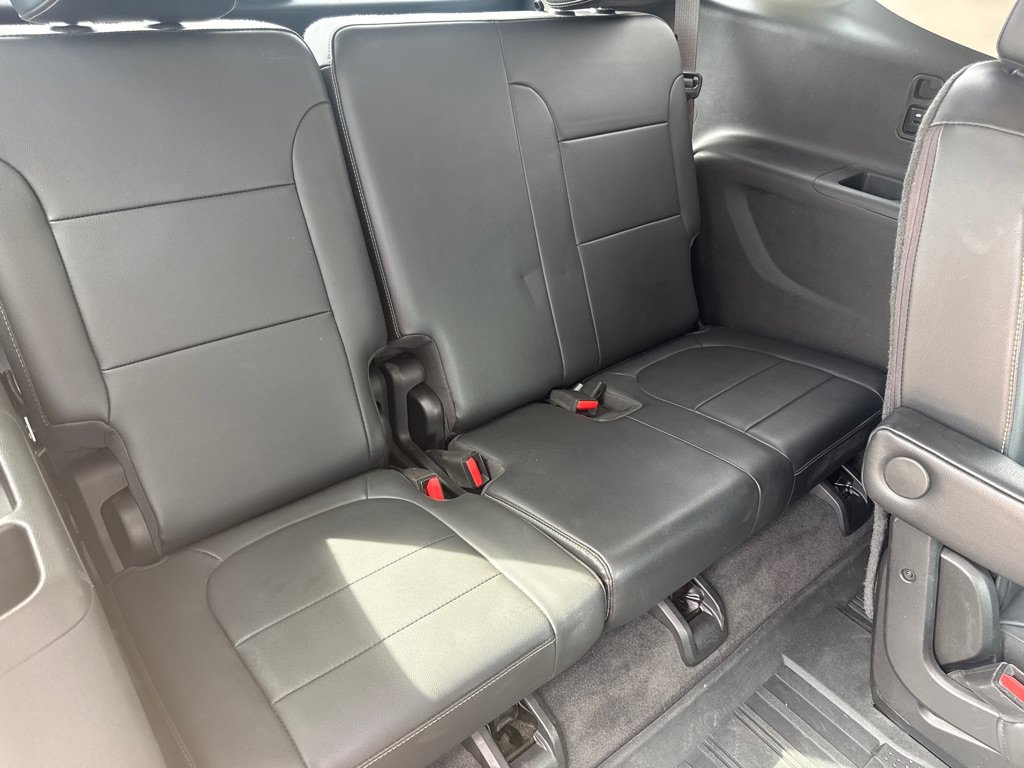 Used 2019 Chevrolet Traverse Premier w/ Driver Confidence II Package FWD image 17