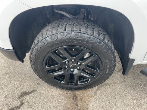 Certified 2022 Chevrolet Silverado 1500 Custom Trail Boss image 9