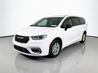 Used 2026 Chrysler Pacifica Select FWD video 3