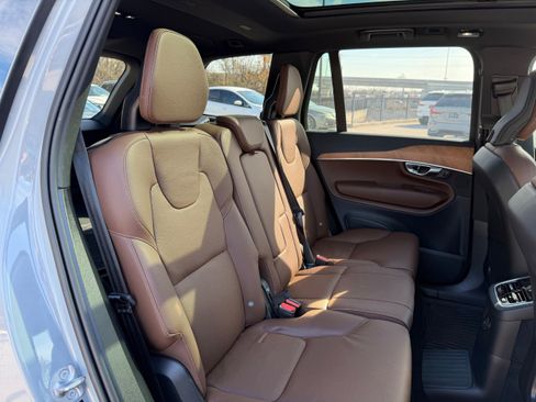 Certified 2024 Volvo XC90 T8 Plus w/ Protection Package Premier image 11
