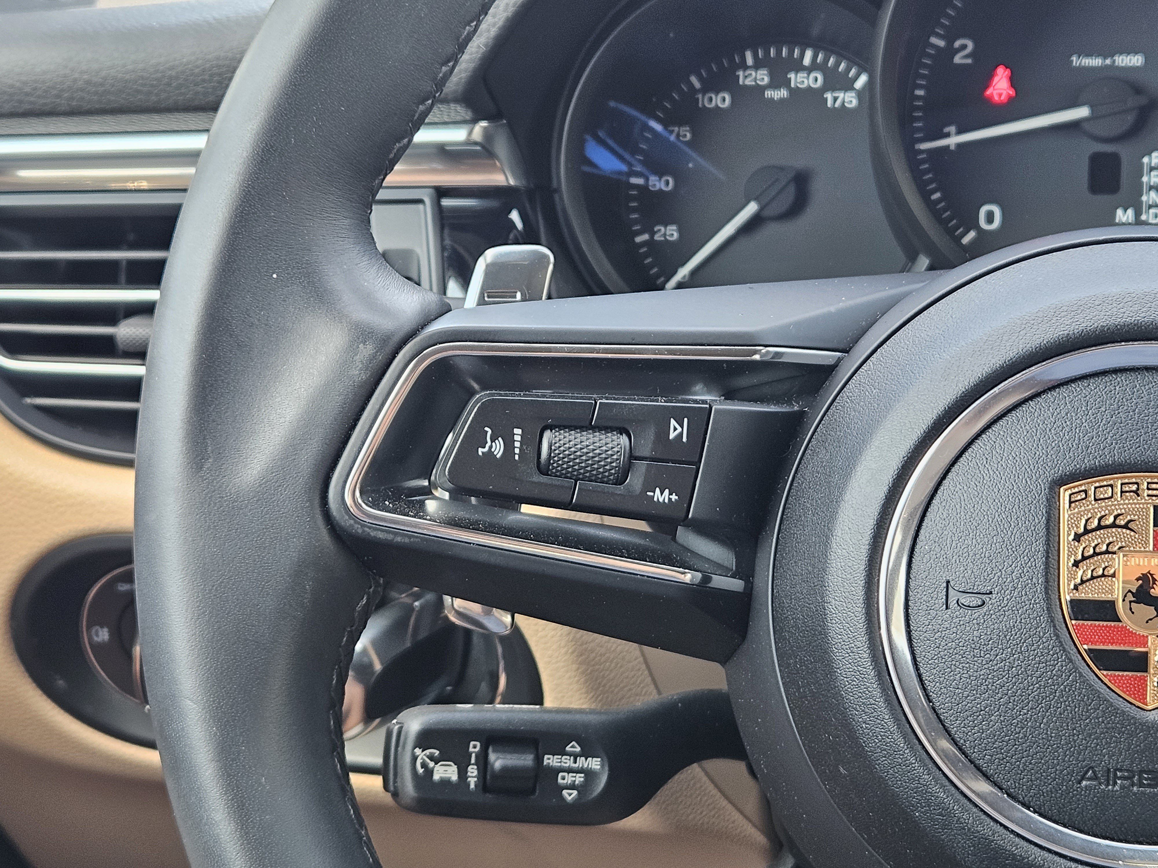 Certified 2026 Porsche Macan AWD/4WD image 26