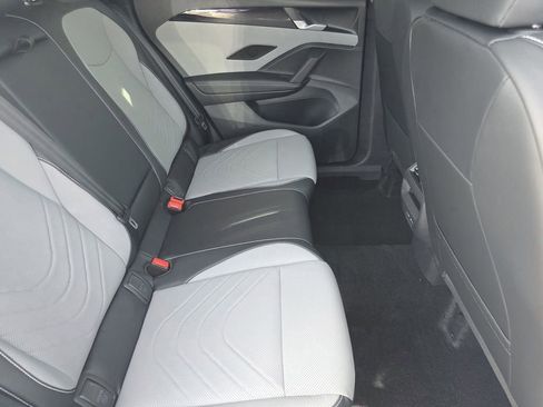 New 2026 Volkswagen Tiguan SE R-Line AWD/4WD image 23