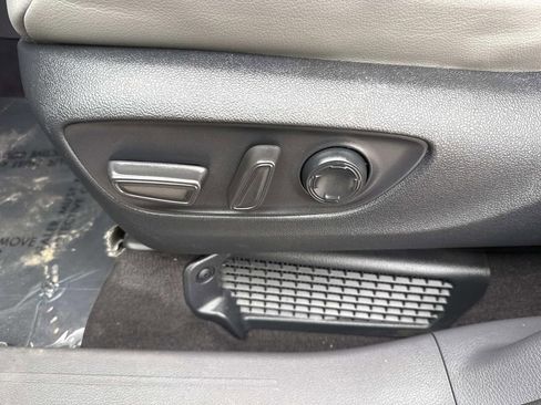 Used 2023 Toyota Sienna XLE image 23