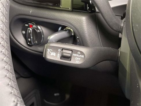 New 2026 Porsche Macan image 41