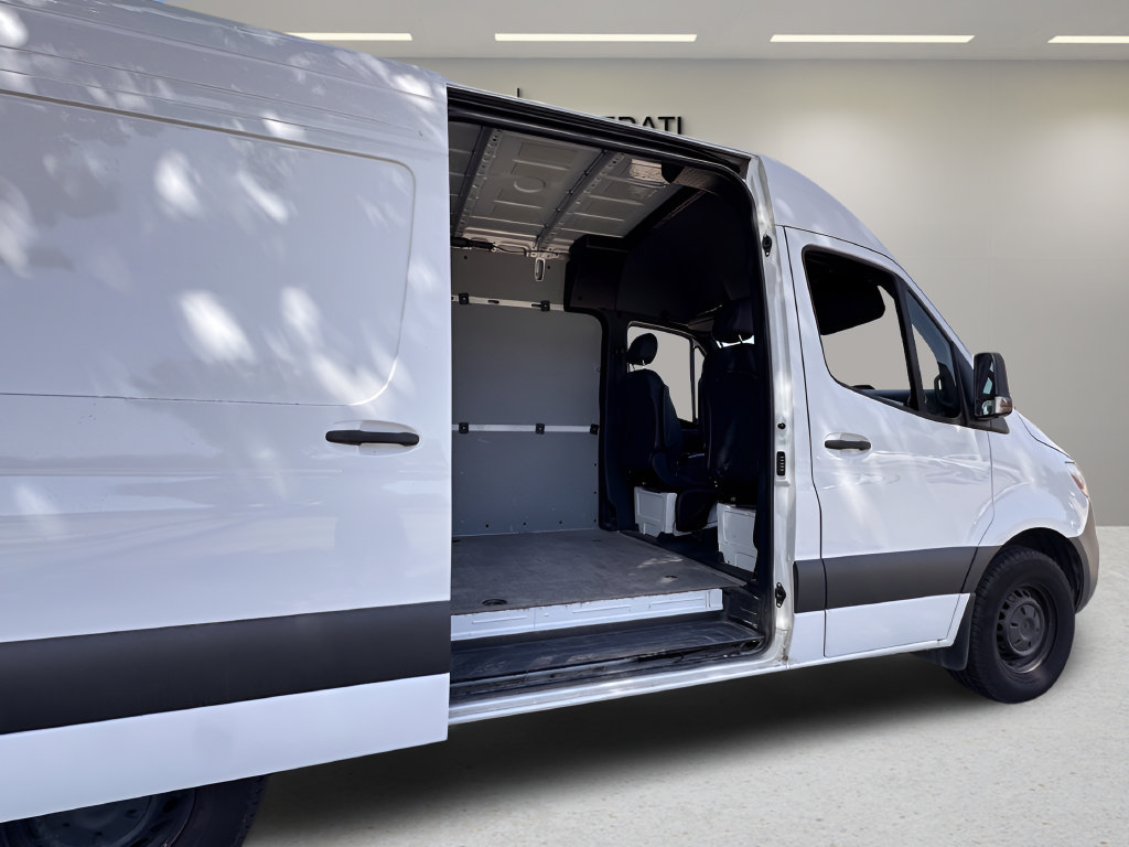 Used 2025 Mercedes-Benz Sprinter 2500 image 25