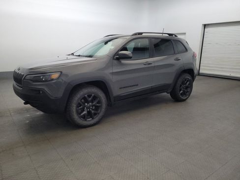 Used 2019 Jeep Cherokee Latitude AWD/4WD image 2