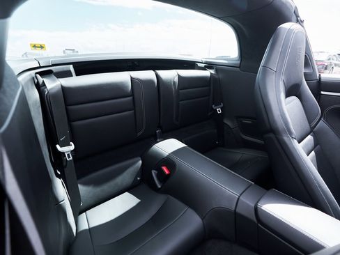 Used 2024 Porsche 911 Targa 4S w/ Premium Package image 37