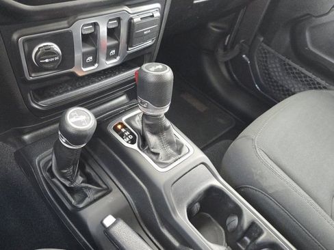 Used 2020 Jeep Wrangler Sport AWD/4WD image 27