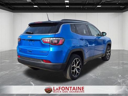 Used 2025 Jeep Compass Limited AWD/4WD image 5