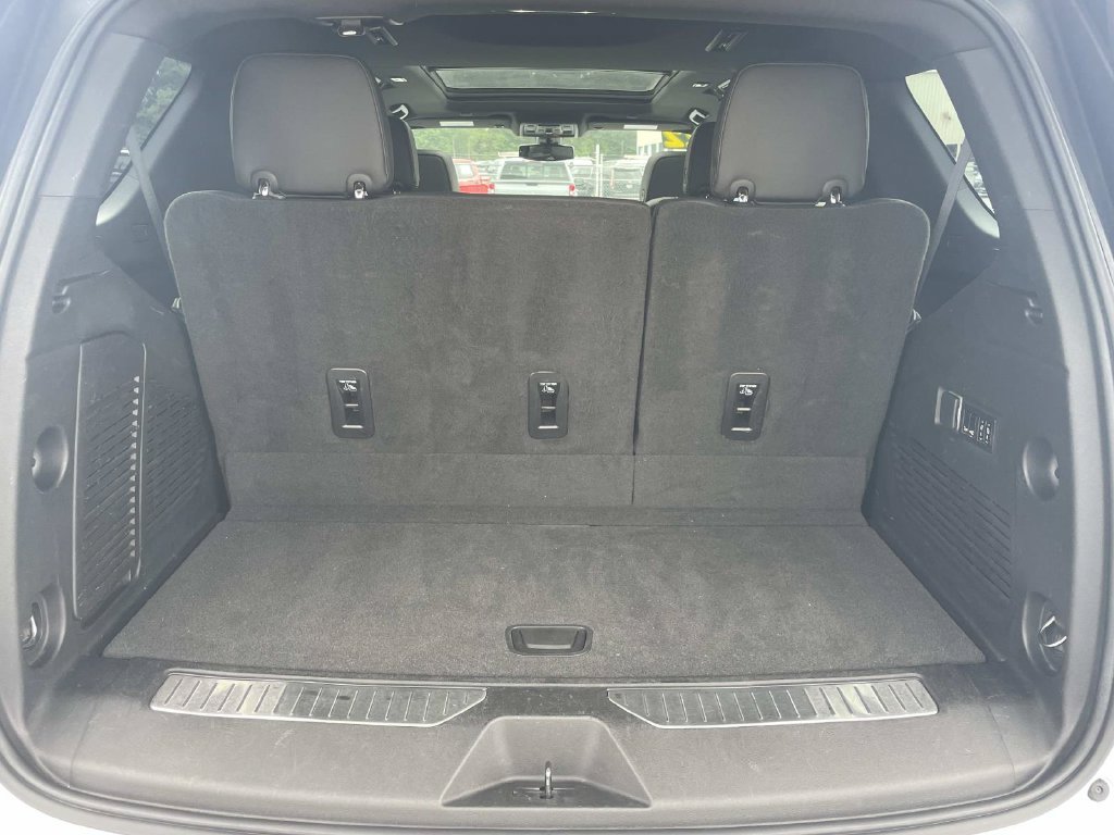 Used 2022 Chevrolet Tahoe RST w/ Luxury Package RWD image 11