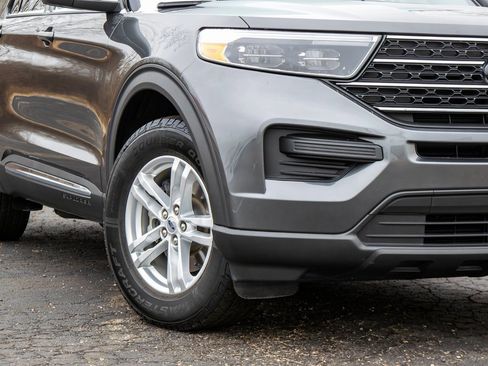 Used 2020 Ford Explorer XLT w/ Class III Trailer Tow Package image 13