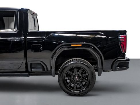 Used 2024 GMC Sierra 2500 AT4 w/ AT4 Premium Plus Package AWD/4WD image 11