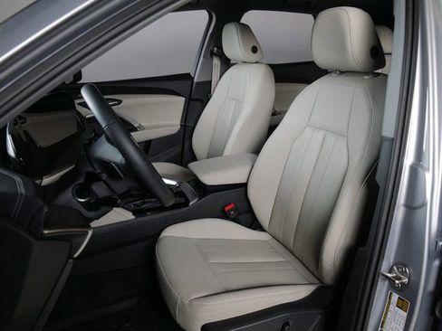 Used 2025 Audi Q5 Premium w/ Premium Plus AWD/4WD image 10