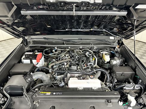 Used 2025 Toyota 4Runner SR5 image 31