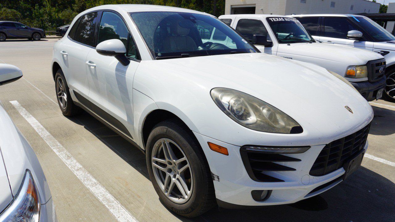 Used 2017 Porsche Macan AWD/4WD image 3